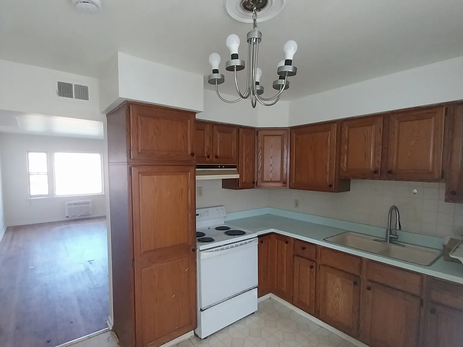 2 bed, 950 sqft, $1,000 — Photo 4