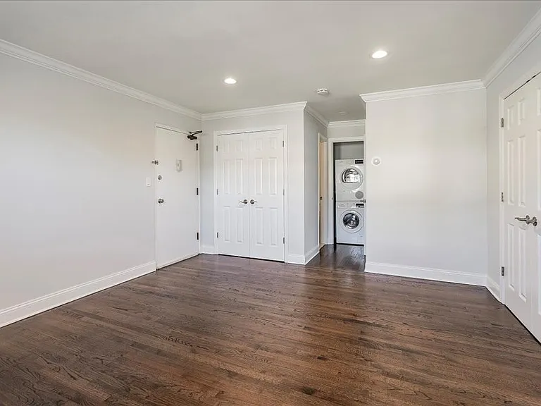 48 Roseland Avenue Apartments — Photo 25