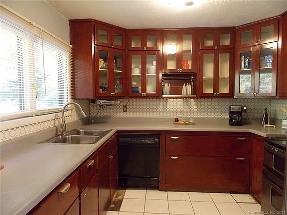 2nd image of 29 Jackson Dr