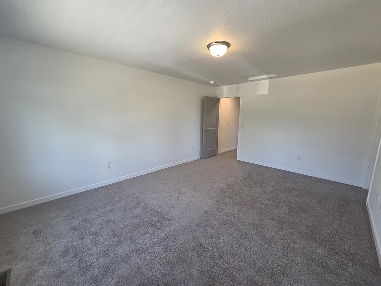 1905 Erin Loop — Photo 17