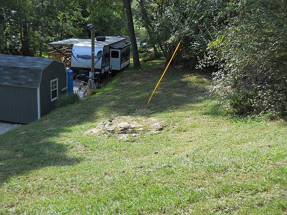 4th image of 1014 S Lakeshore Dr
