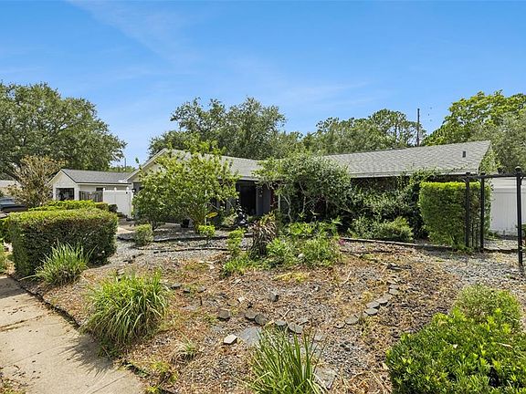 3rd image of 129 Margo Ln