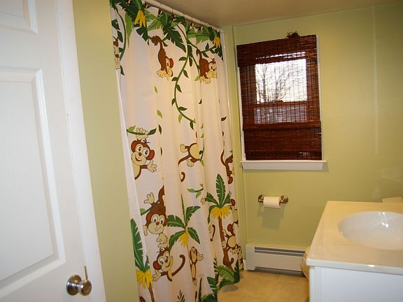 2nd Floor Bath