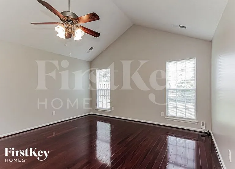 16101 Wrights Ferry Rd — Photo 5