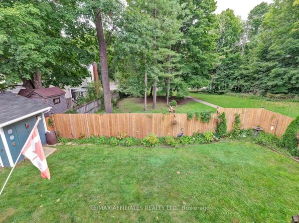 375 Brock St, Brockville, ON K6V 6E8
