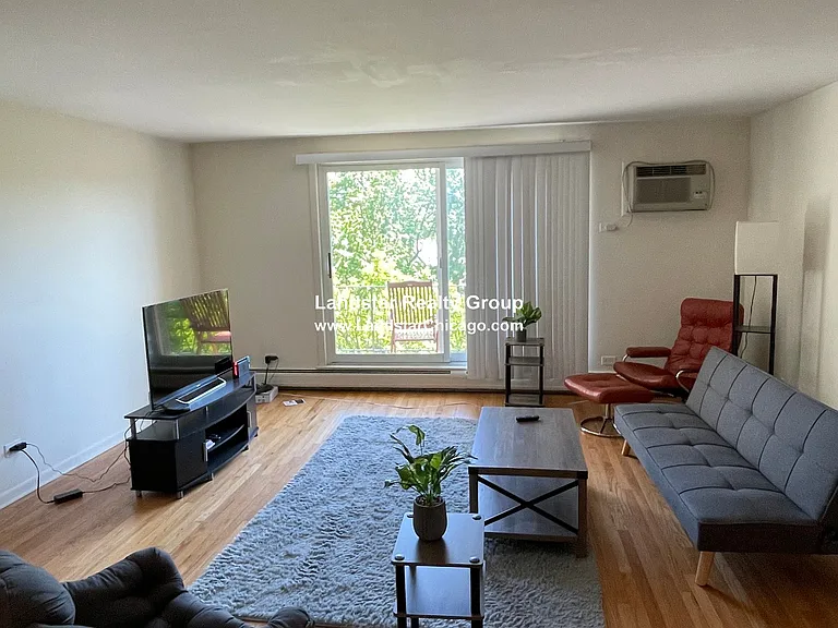 1326 Chicago Ave #201 — Photo 8
