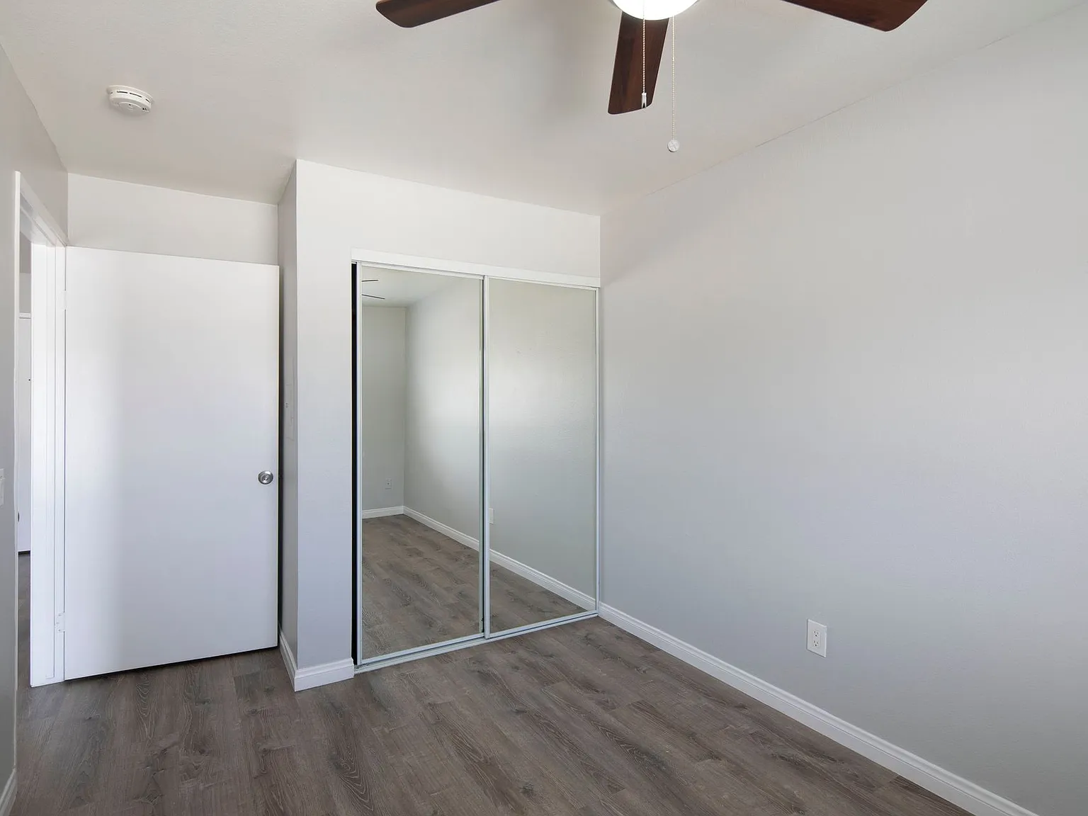 Oasis Apartments — Photo 3