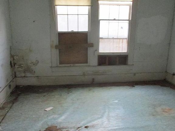 2nd image of 2731 Deborah St