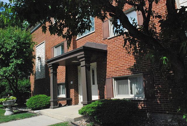 1st image of 2537 N Thatcher Ave #1C