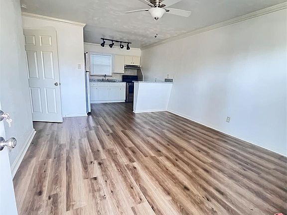 2nd image of 911 Byrne St APT 5