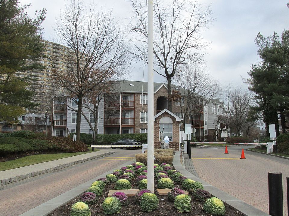 1st image of 368 Village Ct #2215