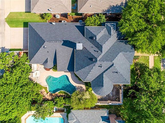 5th image of 650 Lake Park Dr