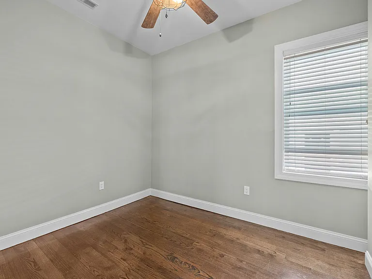74 Kingsdale St #3 — Photo 7