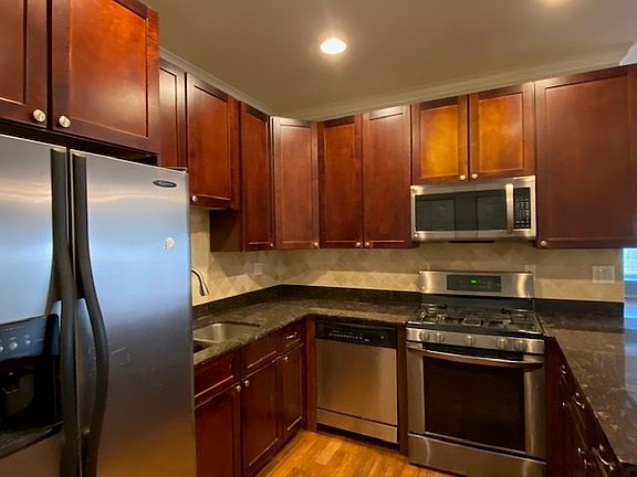 2nd image of 5300 N Lincoln Ave APT 3B