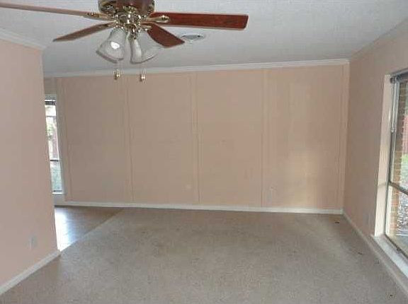 3rd image of 342 Cresthill Dr