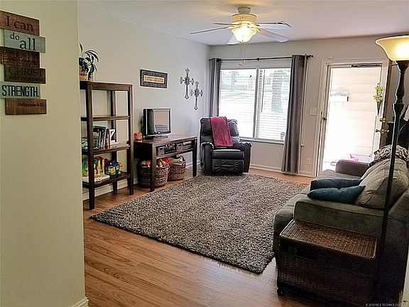 4th image of 1103 E Teresa Ave