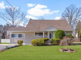 394 Wilmot Rd, New Rochelle, NY 10804