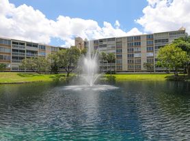 7081 Environ Blvd, Fort Lauderdale, FL