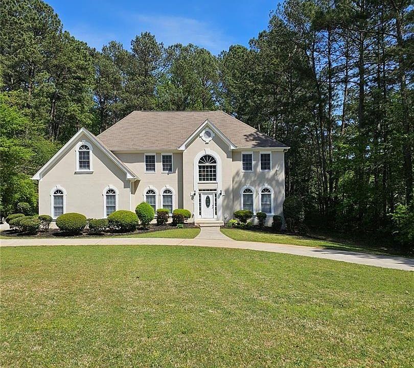 1st image of 220 Monticello Way