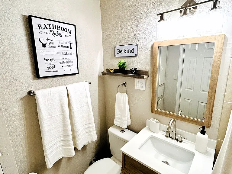 1712 W Main St #5 — Photo 9