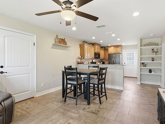 3rd image of 213 Freeman St