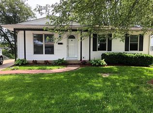 5353 Ville Rosa Ln, Hazelwood, MO 63042