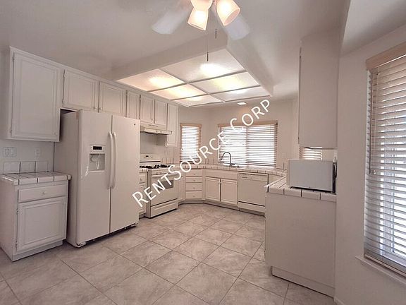 4th image of 26102 Alejandro Dr