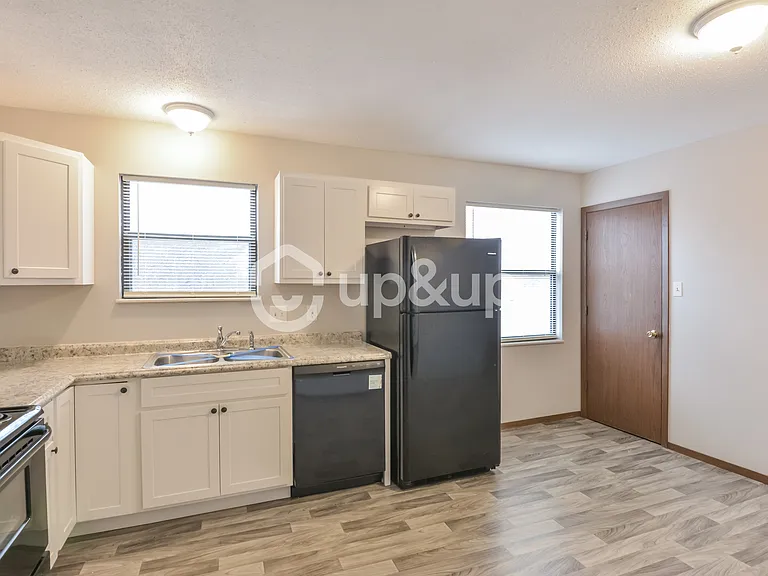 10563 Boylston Dr — Photo 3