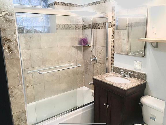 2nd image of 1707 W Washington Blvd #1