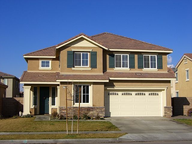 STUNNING TWO STORY IN HEMET