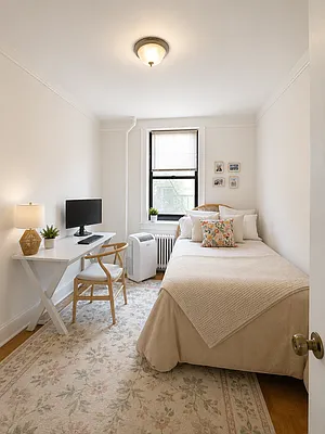 Bedroom, photo 1