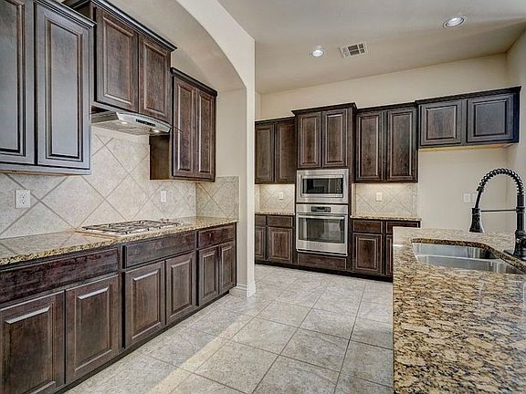 5th image of 6208 NW 161st Cir