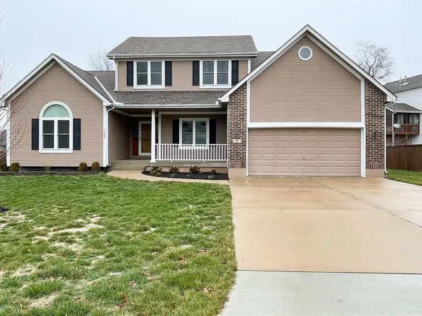 260 SE Citadel Dr, Lees Summit, MO 64063