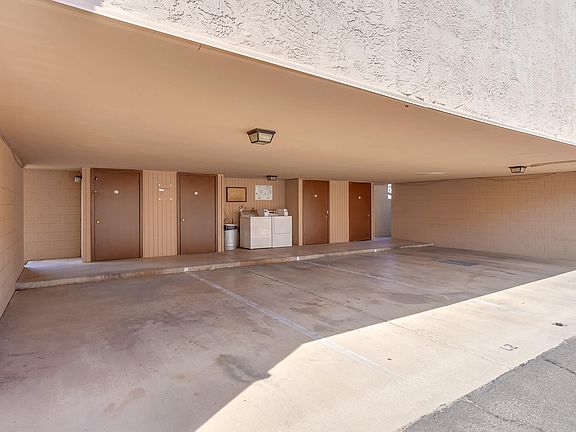 3rd image of 2673 E Oakleaf Dr