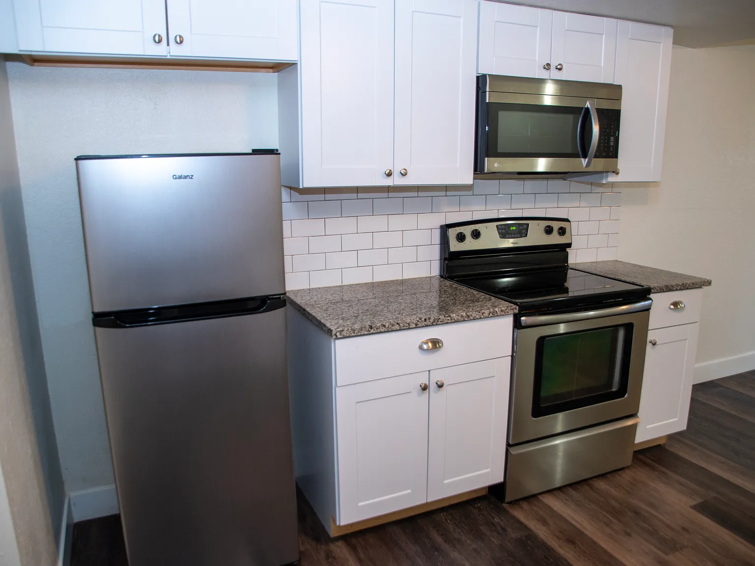 2 bed, 937 sqft, $1,200 — Photo 3