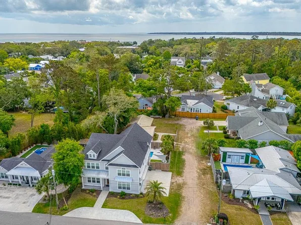 636 Johnson Rd, Saint Simons Island, GA 31522