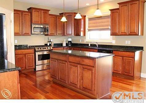 Granite & Stnls Kitchen