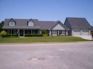 1007 Dearborn Ave, Muscle Shoals, AL 35661