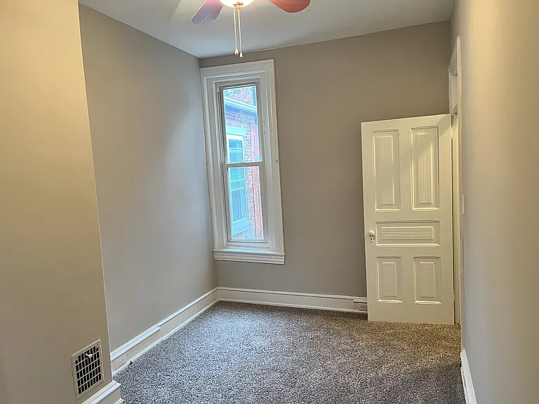 905 W Norwegian St — Photo 22
