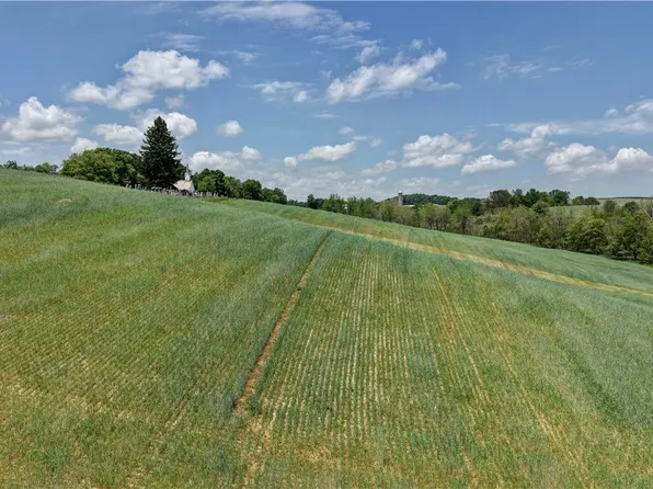 Renner Rd SW, Fresno, OH 43824