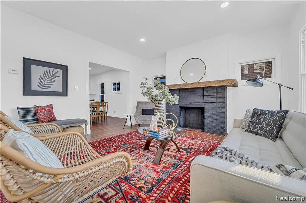 2 bed, 1400 sqft, $2,000 — Photo 3
