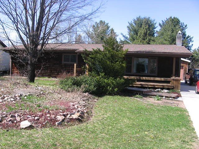 1st image of 128 Iroquois Dr