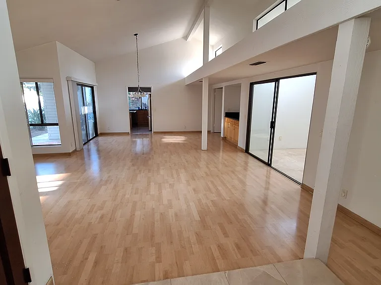 4972 Paseo Segovia — Photo 3