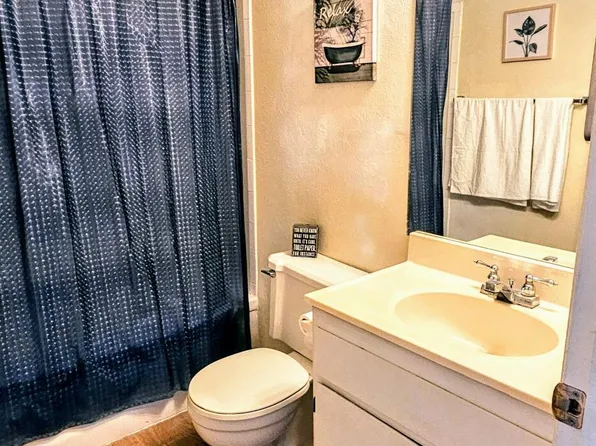 2616 W BERRIDGE Lane #C2, Phoenix, AZ 85017