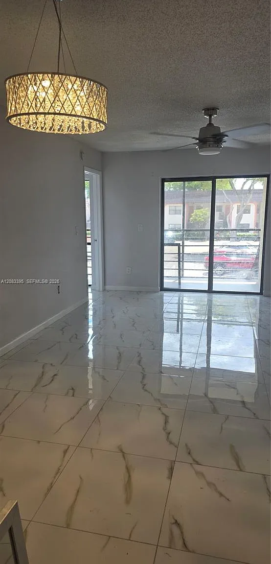 Monterey Condo Three — Photo 1