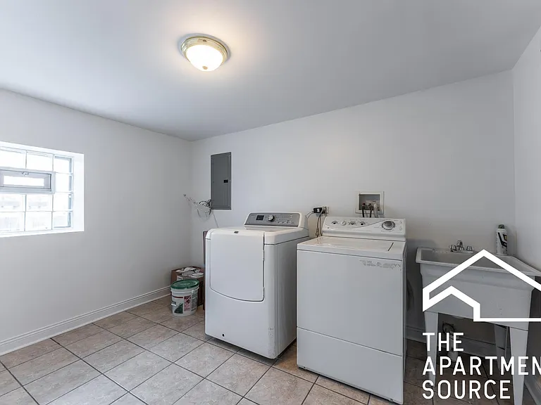 2522 N Artesian Ave — Photo 21