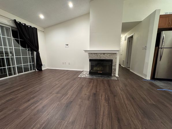 93 Caitlin Ct
