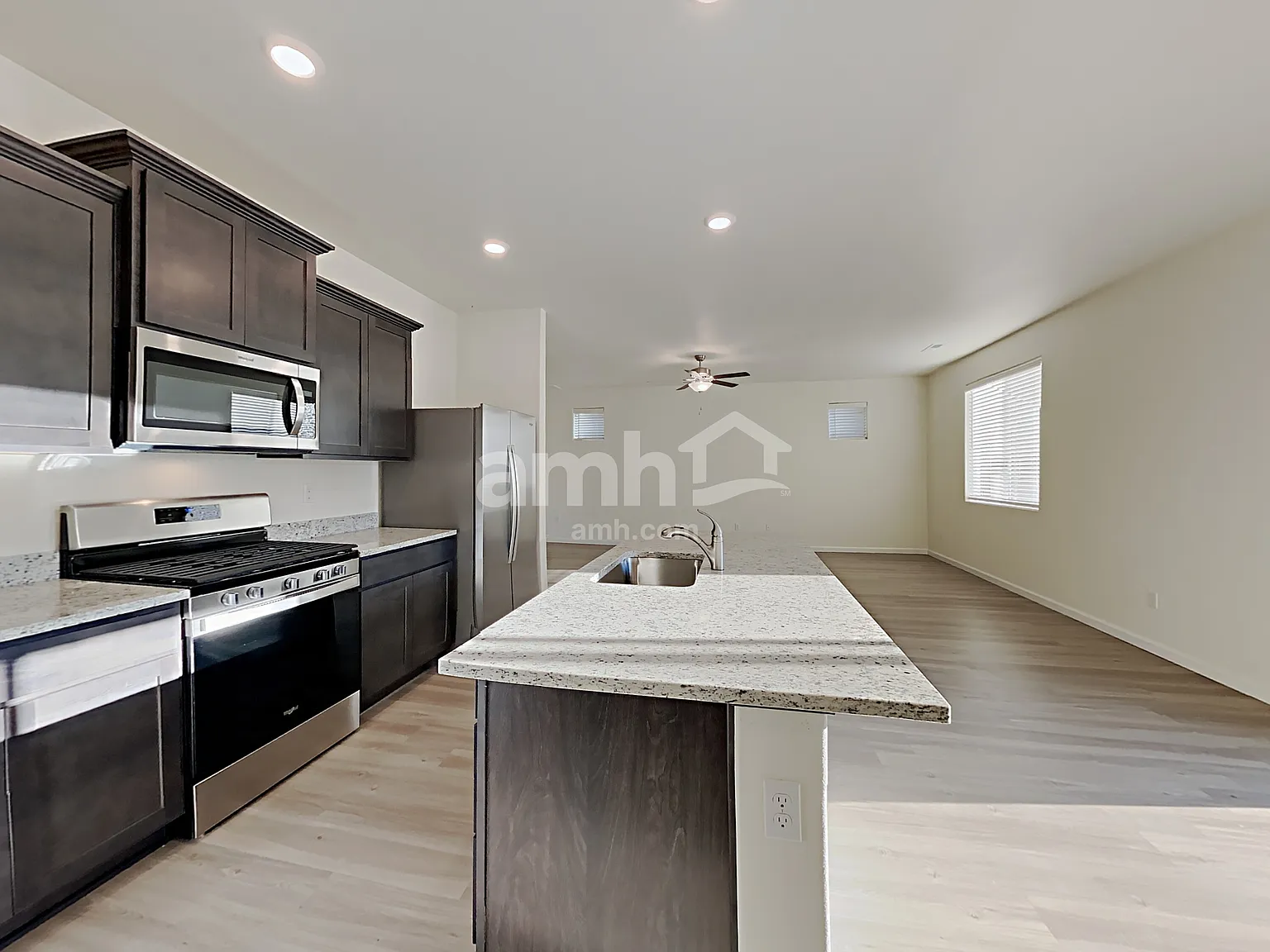 4 bed, 2.5 bath, 2175 sqft, $3,225 — Photo 4