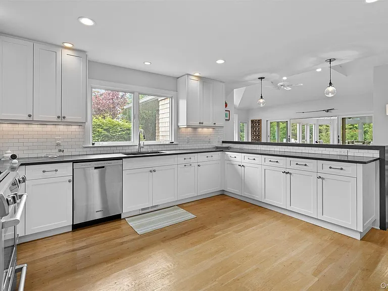 58 Bayfield Ln — Photo 8