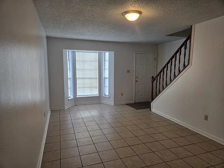 113 Oak Ridge Ave #C — Photo 2